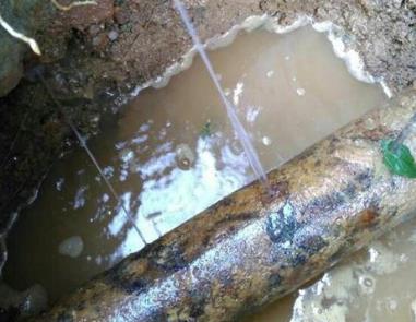 池州市楼顶渗水维修公司分享下地暖漏水的原因及检测方法。